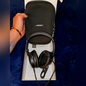 BOSE Quietcomfort Headphones